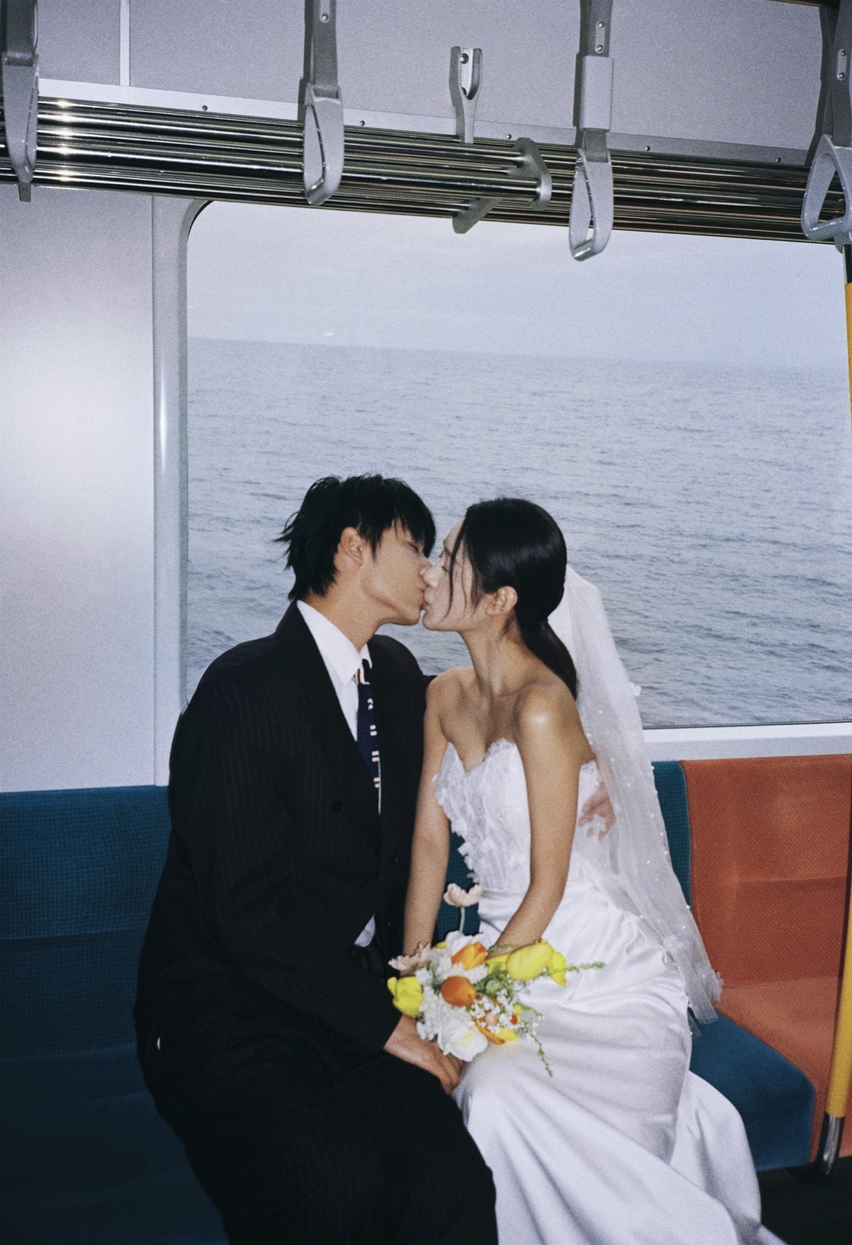 日本列车婚纱照 胶片感旅拍
