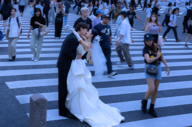 人潮汹涌中紧紧抱住你 日本婚纱照 日本旅拍 尼鹿摄影旧站作品